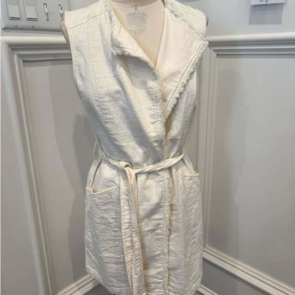 elevenses Cream Sleeveless Belted Vest